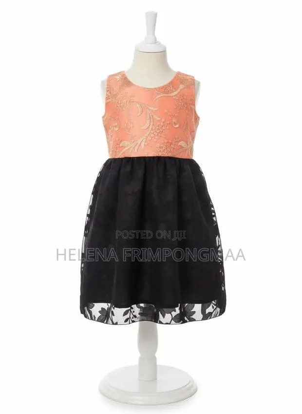 Girls' Lace and Satin Dress · Photo 1