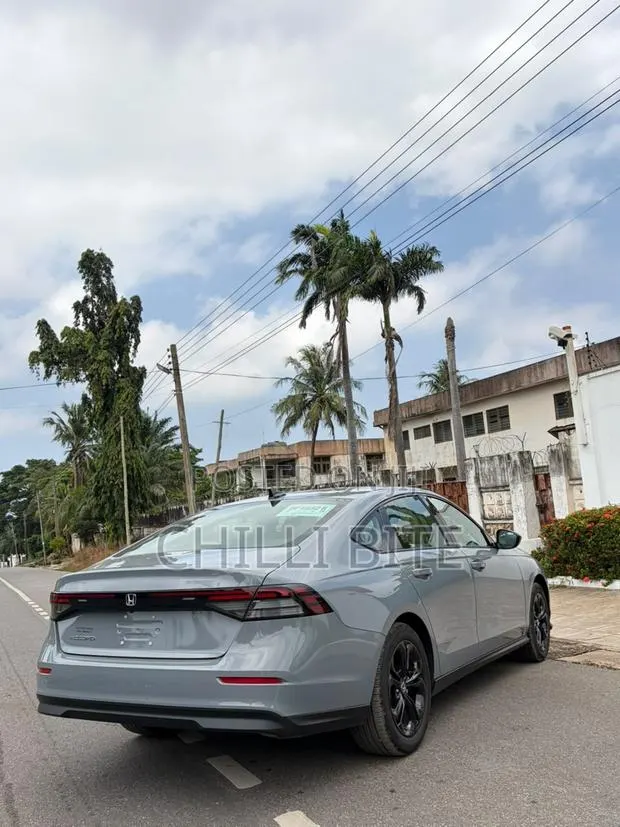 Honda Accord SE CVT 2025 Gray · Photo 1