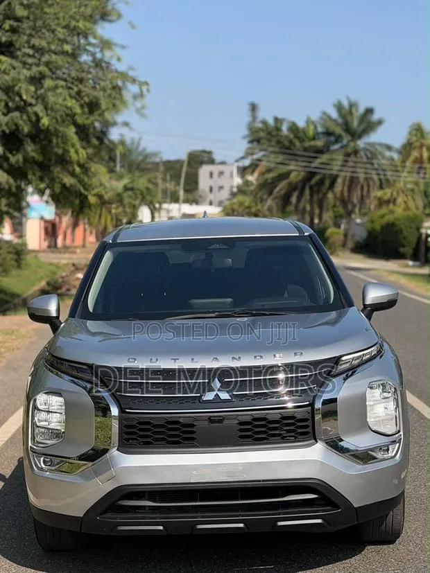 Mitsubishi Outlander SEL 2022 Silver · Photo 1