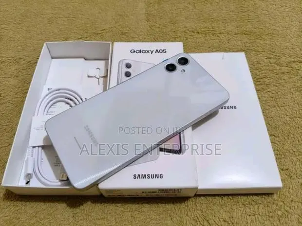 Samsung Galaxy A05 128 GB White · Photo 1