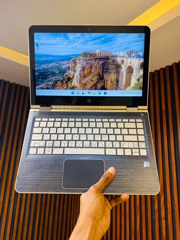 Laptop HP Pavilion x360 14 8GB Intel Core i5 SSD 128GB · Photo 1