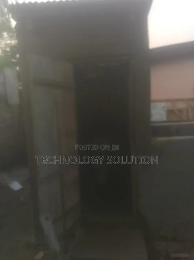 Complete Toilet, Water Closet and Biodigester for Your Home · Photo 1