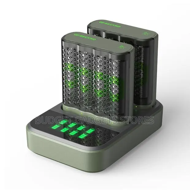 Battery Charger X 2 With 8 Recyko 2600 Aa D851 Double Charger Dock · Photo 1