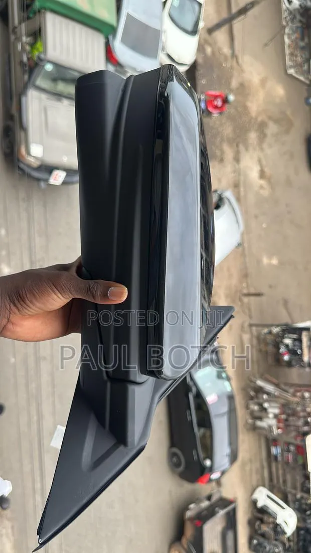 2016 Honda Civic Passenger’s Side Mirror · Photo 1