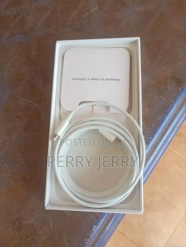 Apple iPhone 14 128 GB Purple · Photo 5