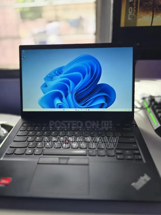 Laptop Lenovo ThinkPad E14 Gen 5 16GB AMD Ryzen 5 SSD 256GB · Photo 1