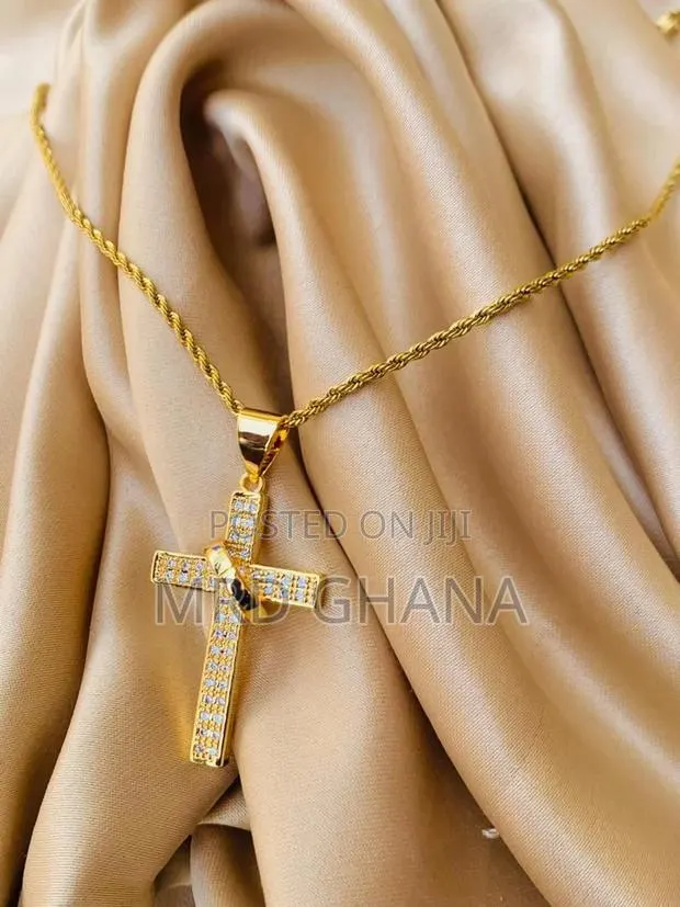 Gold Cross Necklace · Photo 1