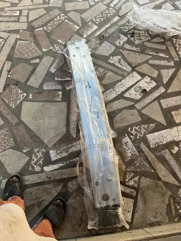 TOYOTA RAV4 2019-2025 Reinforcement Bar · Photo 1