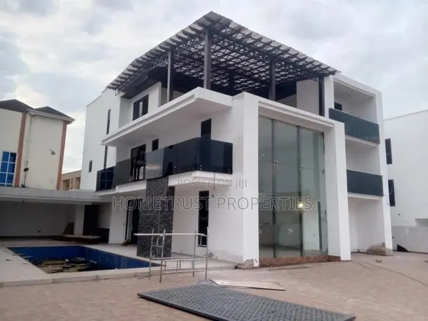 7bdrm Duplex in East Legon, Boundary Road Area for sale · Photo 1