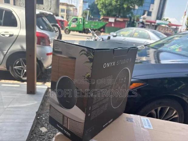 Harman Kardon Onyx 9 Premium Wireless Audio Speaker · Photo 1