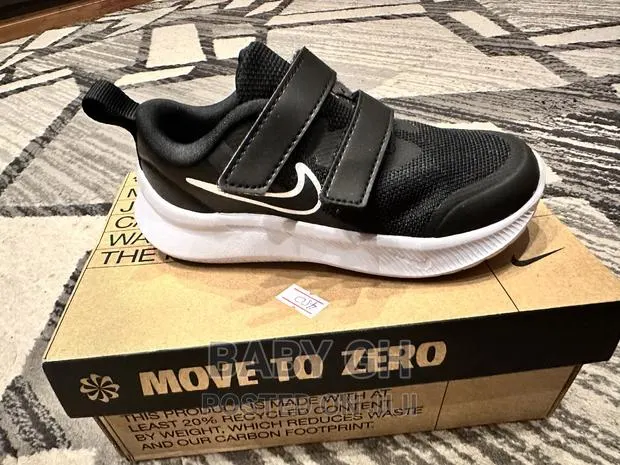 Black Nike Sneakers · Photo 2