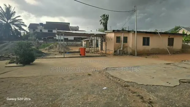 3 And Half Plot Of Land For Sale In Hastso. Sm · Photo 1