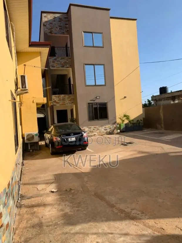 1bdrm Apartment in Estate Agency, Baatsona Total for rent · Photo 1