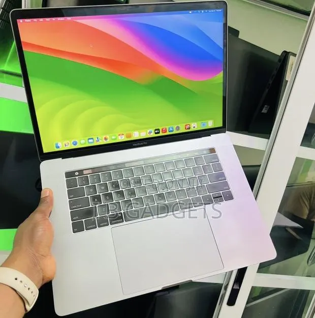 Laptop Apple MacBook Pro 2019 16GB Intel Core I9 SSD 512GB · Photo 1