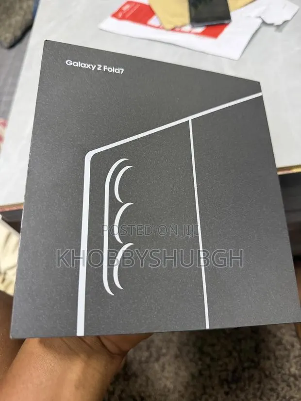 New Samsung Galaxy Z Fold7 1 TB Black · Photo 1