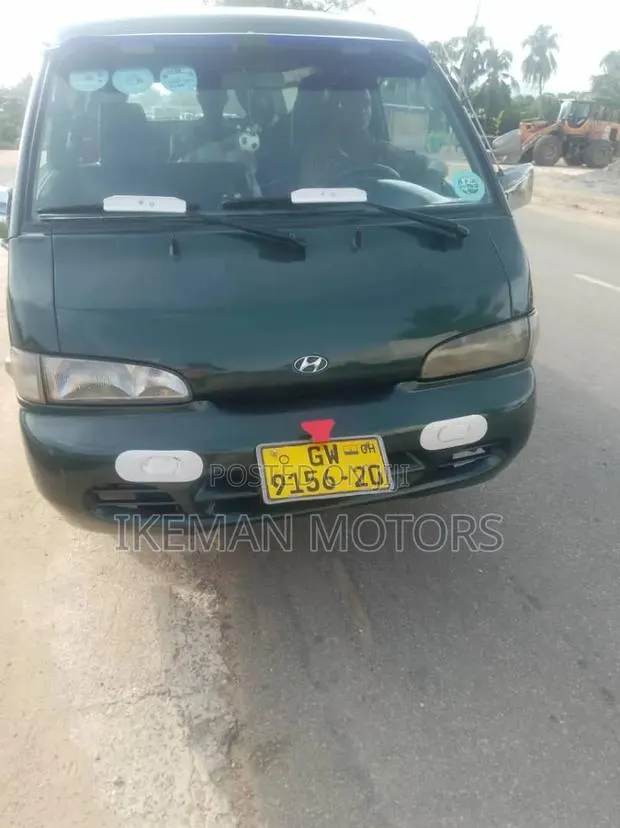 Hyundai H-100 2003 Green · Photo 1
