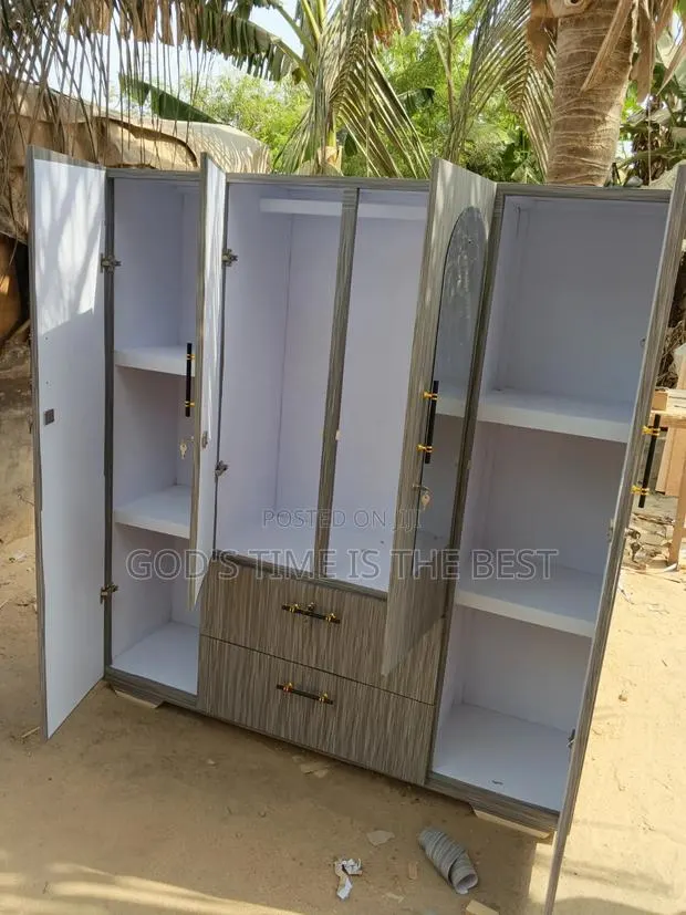 Correct 4 in One Wardrobe · Photo 1