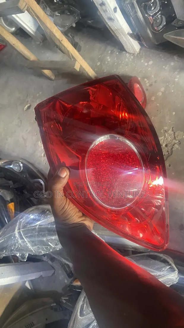 Kia Optima 08 Tail Light · Photo 1