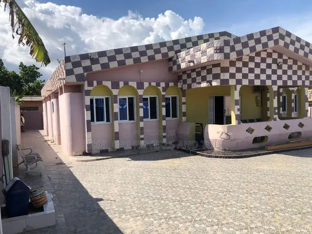 Furnished 6bdrm House in Top Base for sale · Photo 1