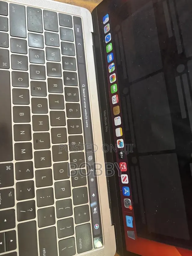 Laptop Apple MacBook Pro 2017 8GB Intel Core i5 SSD 256GB · Photo 1
