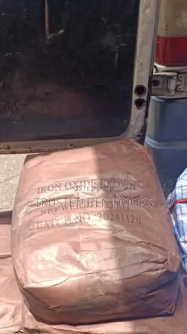 Brown Colour Pigment Iron Oxide Available at Wholesale Price · Photo 1
