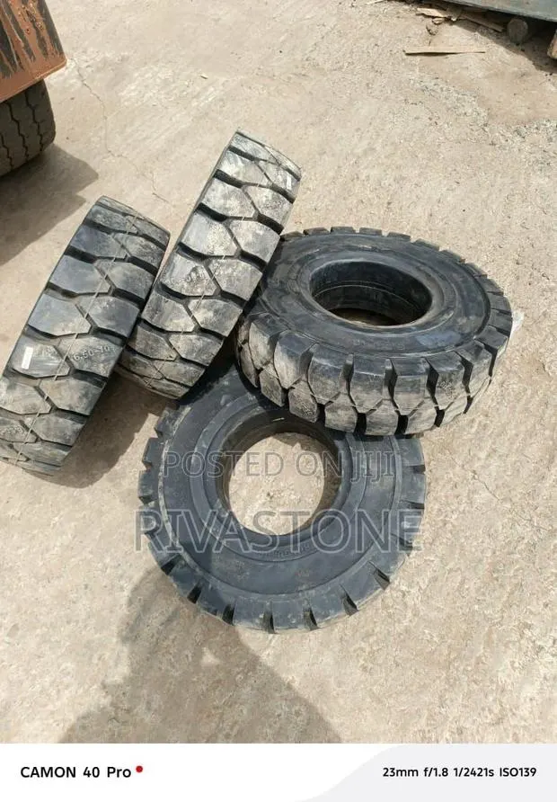 Solid Forklift Tyres · Photo 1