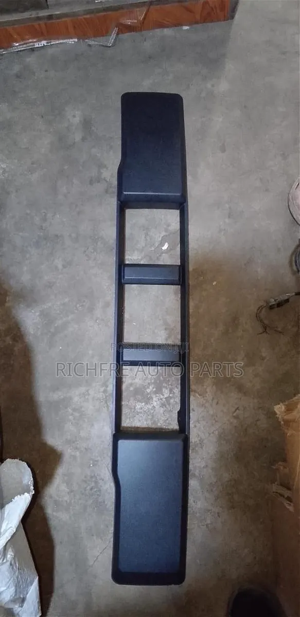 Ford F150 Bumper Grille · Photo 1