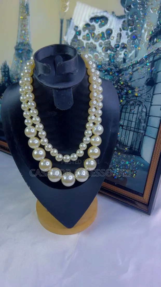 Layered Pearl Necklace · Photo 1