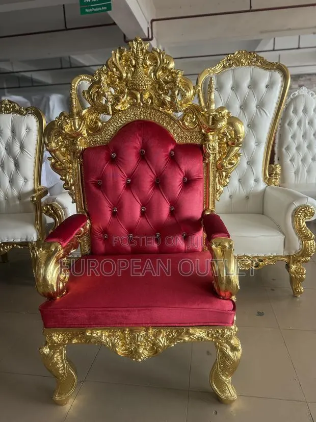Royal Throne Chairs · Photo 1