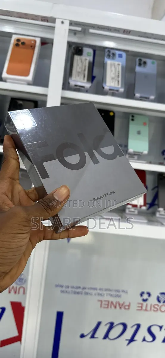 New Samsung Galaxy Z Fold4 512 GB Blue · Photo 1