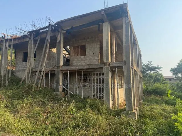 Land and Uncompleted Storey Building for Sale · Photo 1