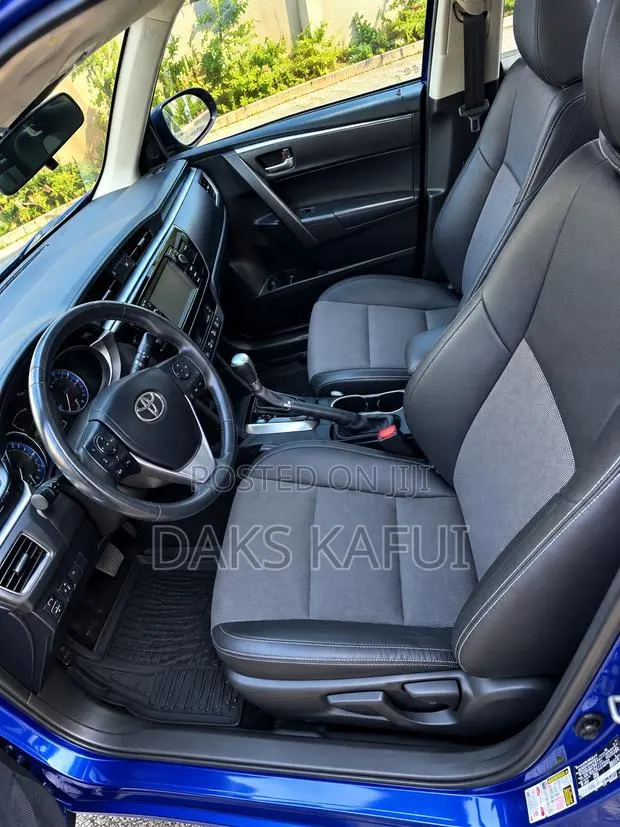 Toyota Corolla S 4dr Sedan (1.8L 4cyl CVT) 2015 Blue · Photo 1