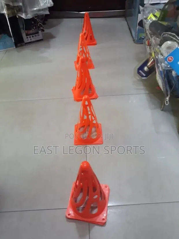 X5 Football Soccer Conr Set Playground Cones · Photo 1