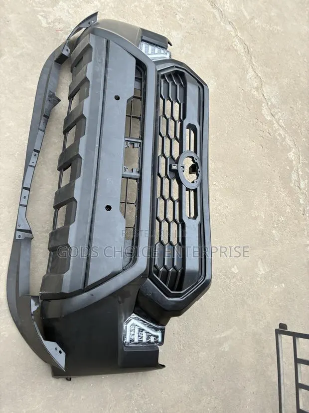 Complete Front Bumper Tacoma 2022-2023-2024-2025 · Photo 1