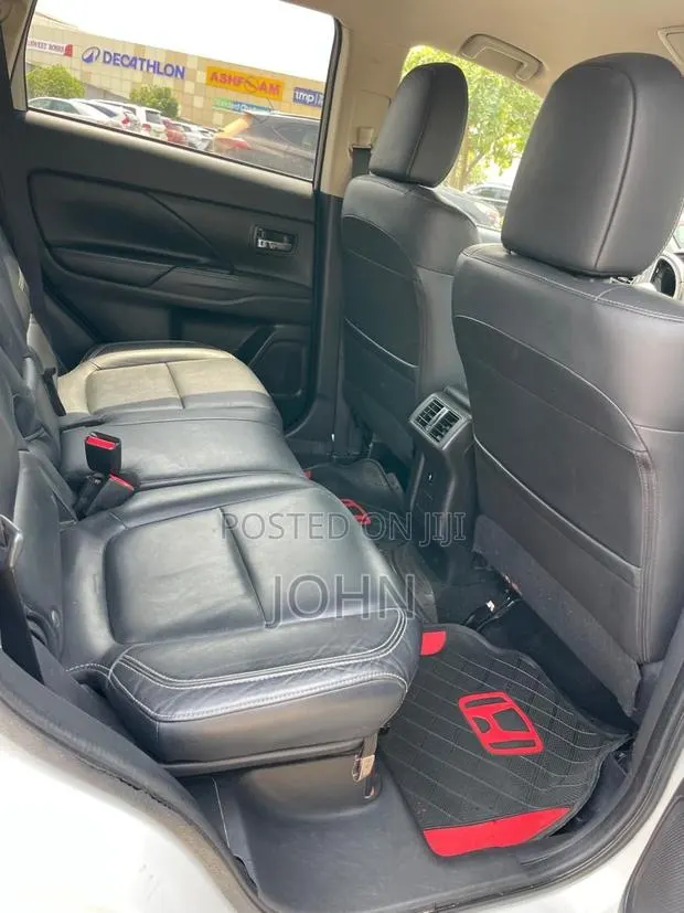Mitsubishi Outlander SEL AWC 2019 White · Photo 1