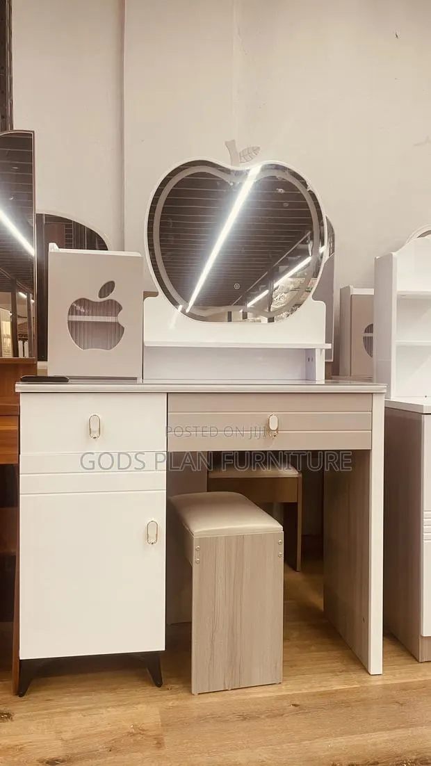 Modern Led Light Dressing Mirror · Photo 1