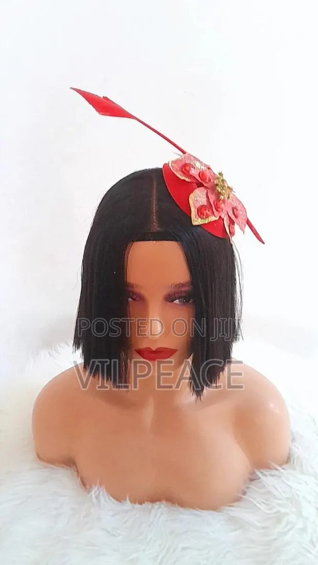 Fascinator · Photo 1