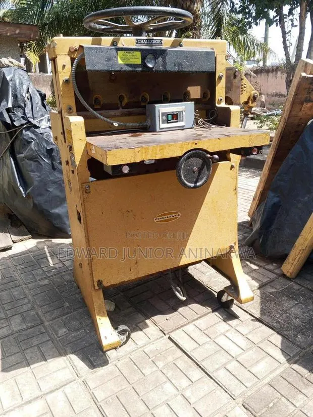 Challenge Industrial Paper Cutting Machine · Photo 1