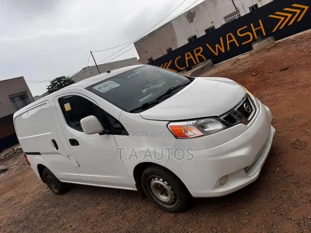 Nissan NV200 2019 White · Photo 1