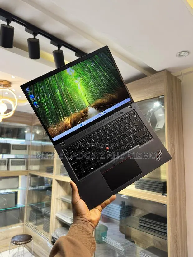 Laptop Lenovo ThinkPad T14s G4 16GB Intel Core i5 SSD 512GB · Photo 1