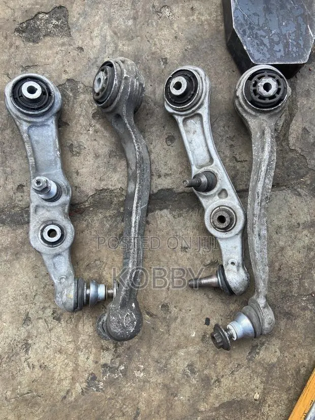 Benz C300/205 2012,2013,2015,2016,2017,2018,2019,2020 Lower Arm Used · Photo 1