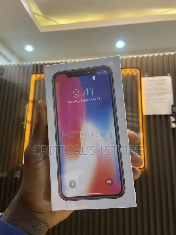 New Apple iPhone X 256 GB Black · Photo 1