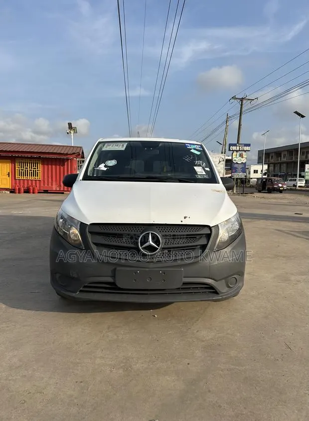 Mercedes-Benz Metris 2.0 FWD 2019 White · Photo 1