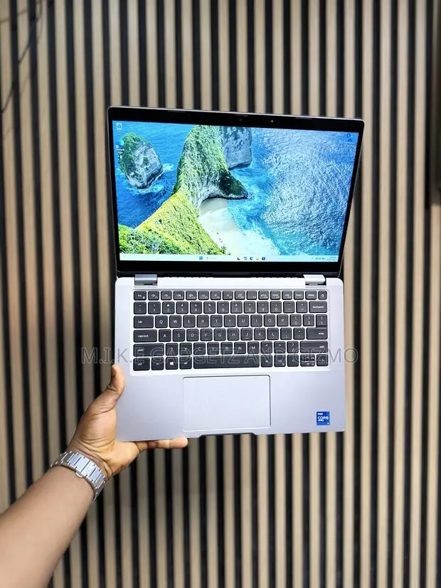 Laptop Dell Latitude 5320 2-in-1 16GB Intel Core i7 SSD 512GB · Photo 1