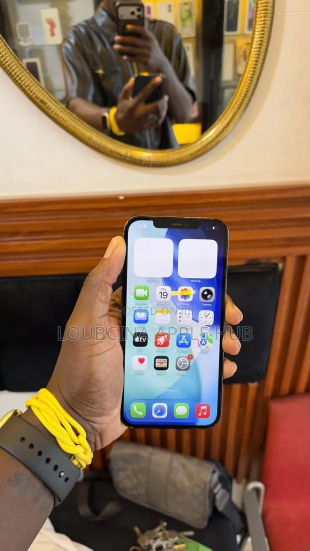 Apple iPhone 12 Pro Max 256 GB Blue · Photo 1