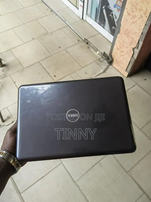 Laptop Dell Latitude 3380 4GB Intel Core i3 SSD 128GB · Photo 1