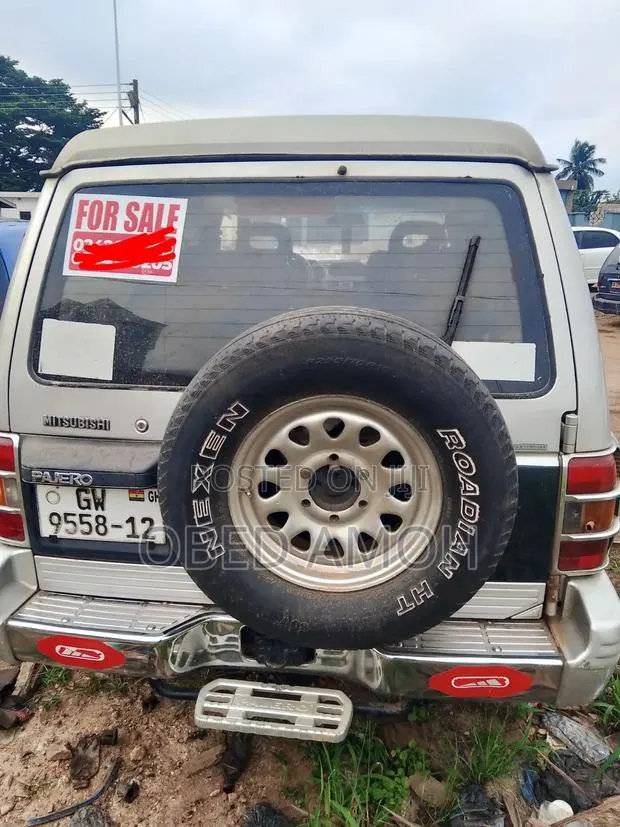 Mitsubishi Pajero 2005 Silver · Photo 1