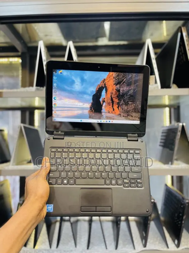 Laptop Lenovo 300e 4GB Intel Celeron SSD 128GB
