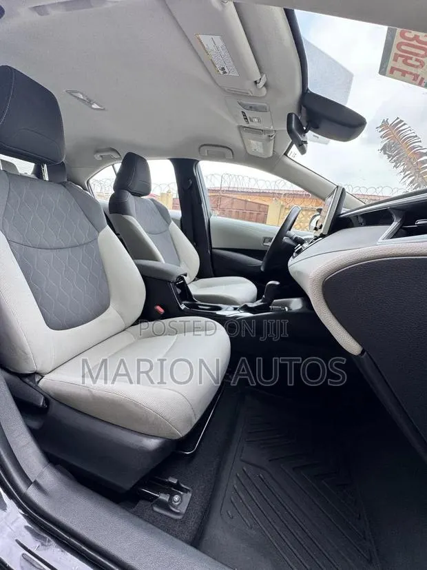 Toyota Corolla LE 2022 Black · Photo 1