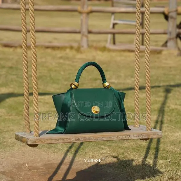 Beautiful Verse Bag · Photo 1